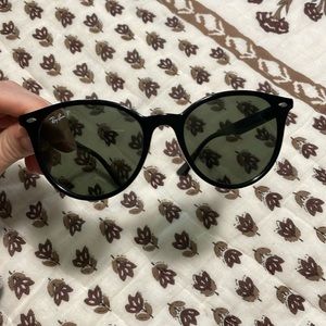 Ray Ban polarized sunglasses style 4305